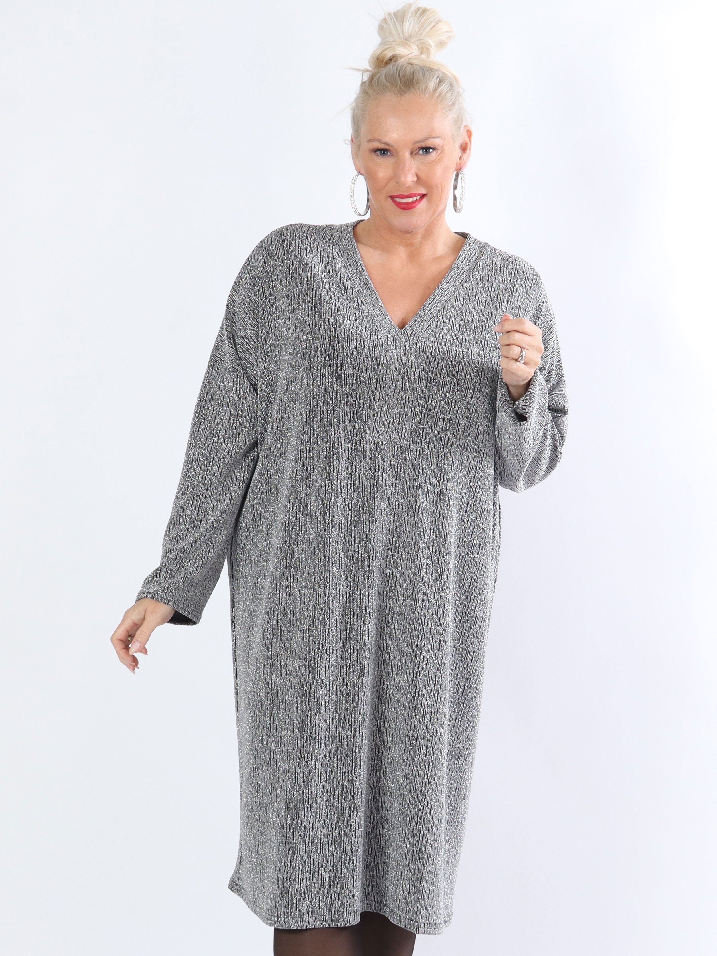 Audine - Simpel plus size glimmerkjole i elastisk stof